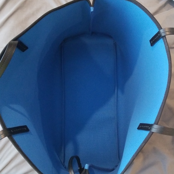 💯% GENUINE PRADA CANVAS TOTE - Picture 6 of 7